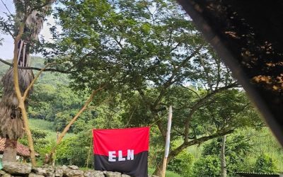 Aparecen banderas del ELN en vías del sur de Santander