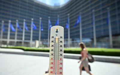 Francia cierra más de mil escuelas por calor extremo y el Mediterráneo alcanza 30 °C