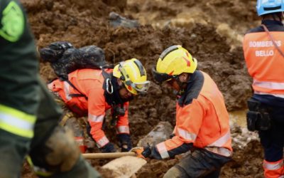 Padre removió tierra con sus manos durante 9 días hasta encontrar a su hijo fallecido