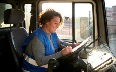 Mujeres al volante transforman el transporte de carga en Colombia
