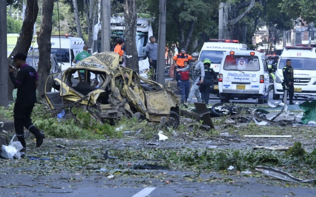 Ofrecen $200 millones por responsables de atentado en Cali