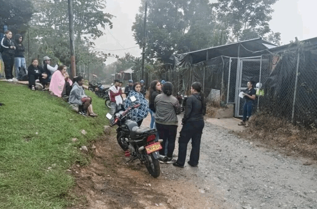 23 mineros atrapados tras colapso en mina de Segovia, Antioquia