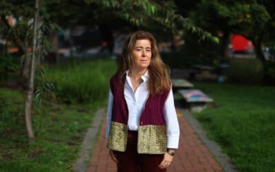 “Decidí no tener hijos para seguir en el oficio”: Catalina Gómez, periodista de guerra