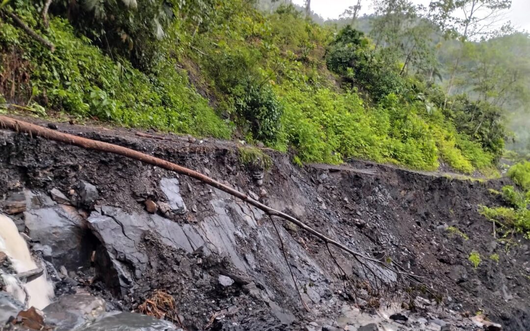 «Estamos incomunicados»: Habitantes de Montebello claman ayuda por mal estado de la vía