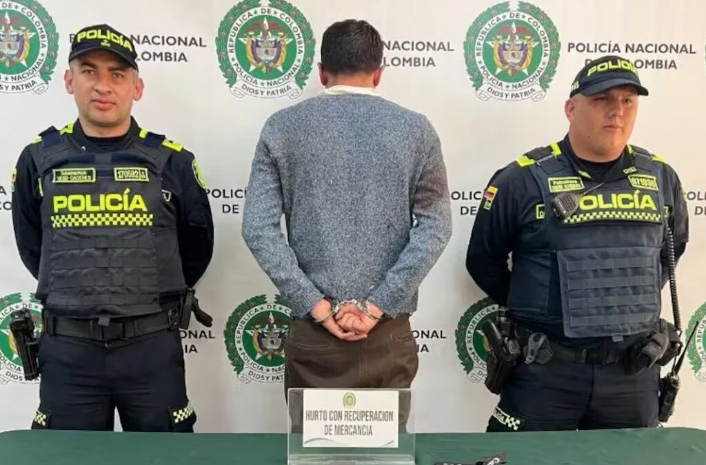 ¡Otra vez! Hombre con brazalete del Inpec capturado robando en Bogotá