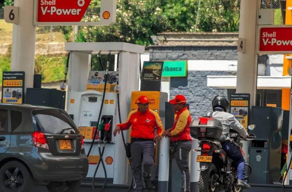 A partir de este viernes 24 de octubre, suben los precios de la gasolina y el diésel en Colombia