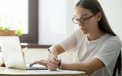 Pantallas y teletrabajo disparan el síndrome visual informático en Colombia