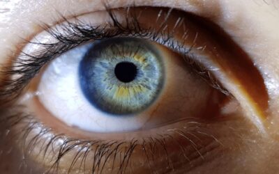 ¡Histórico! En Medellín logran el primer implante de iris artificial del país