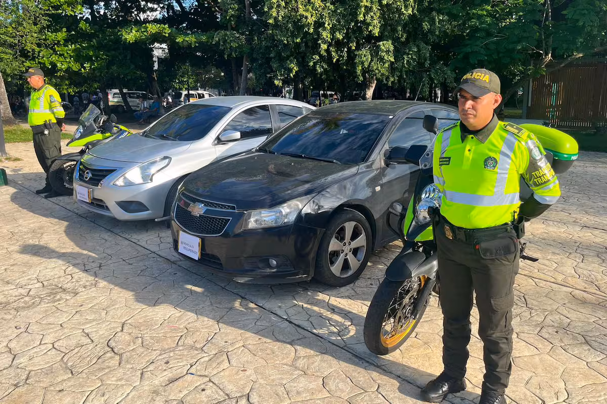 los-uniformados-recuperaron-tres-carros-robados-durante-operativos-en-las-vias-de-santander-QPPBO72CHRCQXJNDUGEGP5RVIM