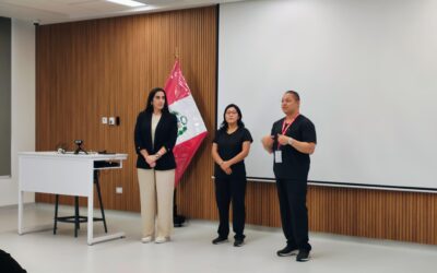 Egresado UDES dirige en Perú primer entrenamiento endoscópico de columna con técnica Thiel