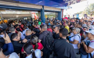 Black Friday en Venezuela: largas colas y compras en medio de crisis económica