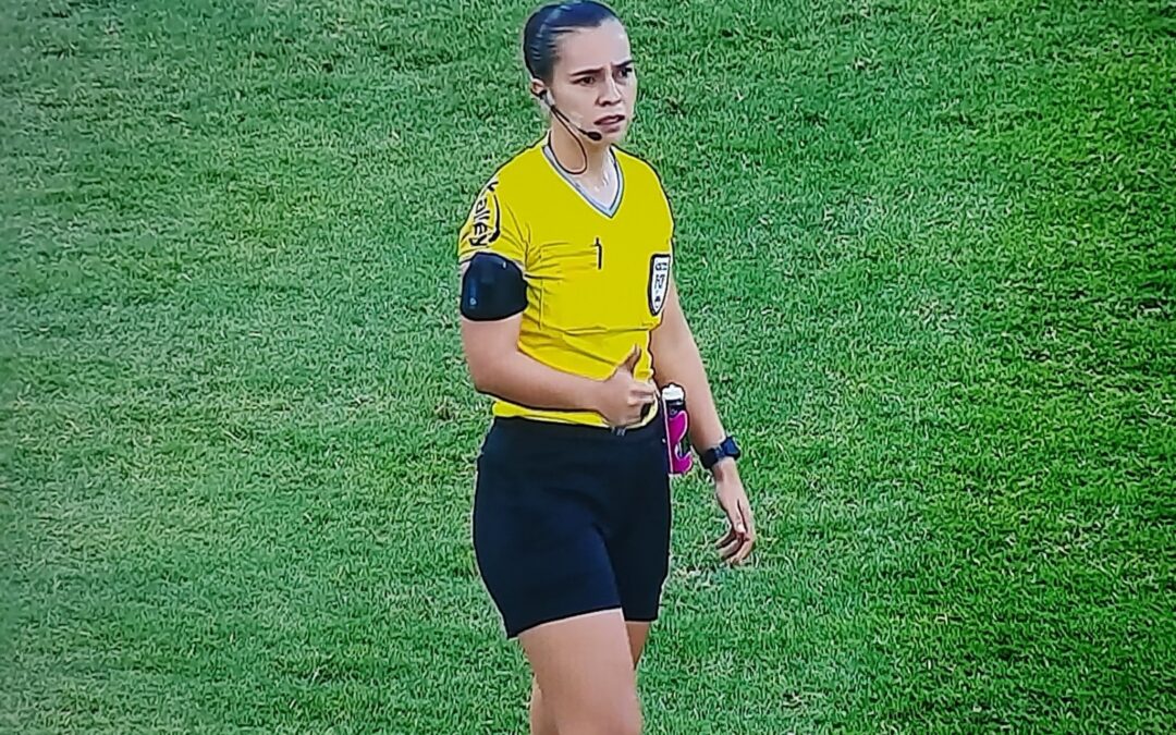 Santander ya tiene árbitra FIFA: Karen Daniela Lozano Arenas