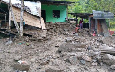 Lluvias arrasan vivienda en La Esperanza y dejan familia sin hogar