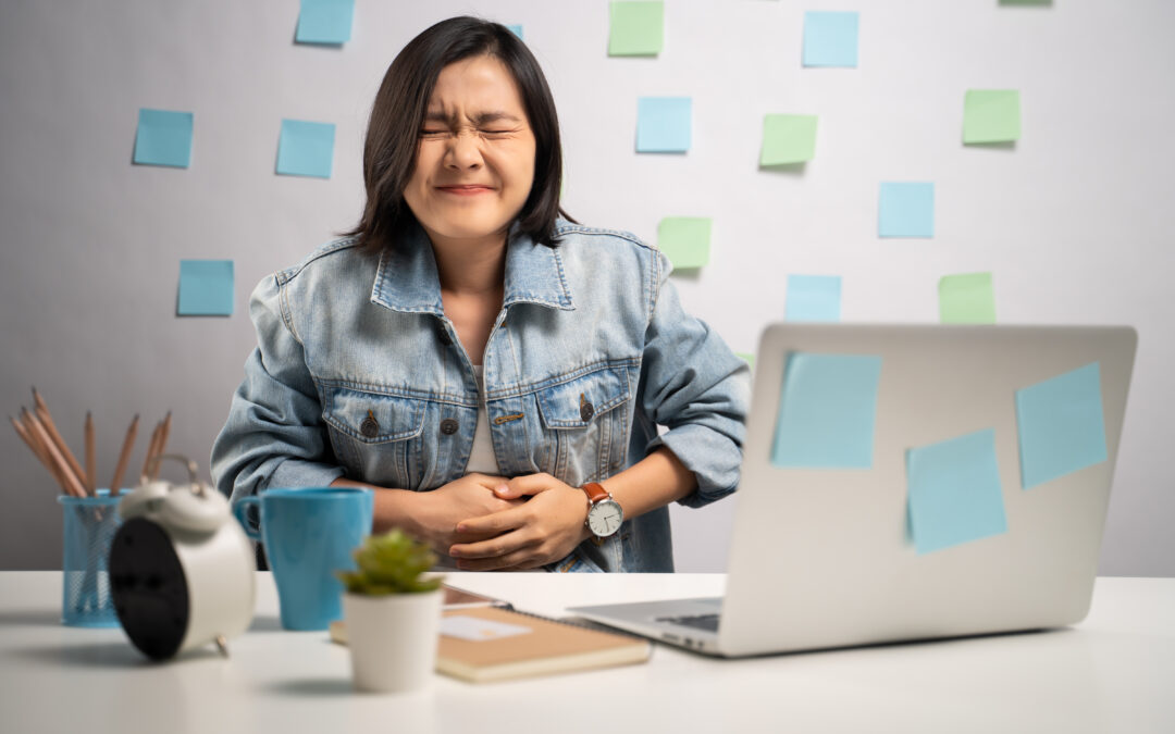 Por qué el estrés del trabajo y el estudio impacta la salud intestinal
