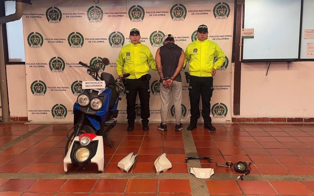 Le cambió placa y color a una moto robada: así lo descubrió la Sijín