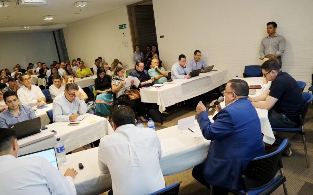 Creg escuchó a distribuidores en Bucaramanga para definir nueva remuneración de combustibles