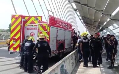 Intervención oportuna evitó una tragedia en el Puente de La Novena en Bucaramanga