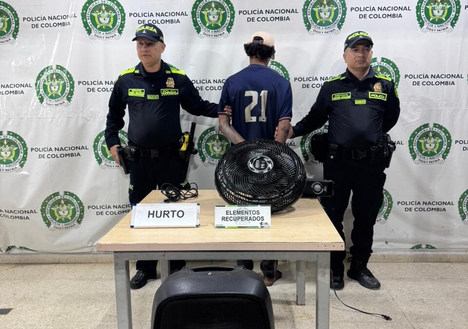 Robó equipos de un colegio en Bucaramanga y terminó capturado en Conucos