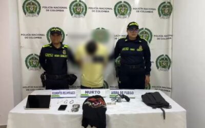 Hurto con arma en establecimiento comercial