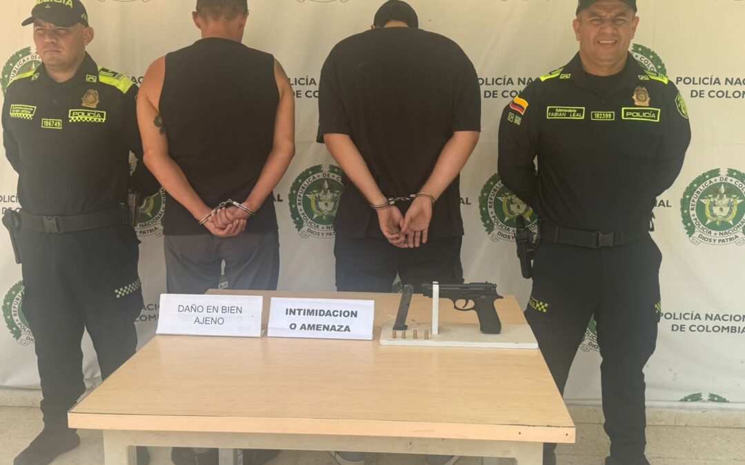 Intercambio de disparos en el parque Corona terminó con la captura de dos hombres