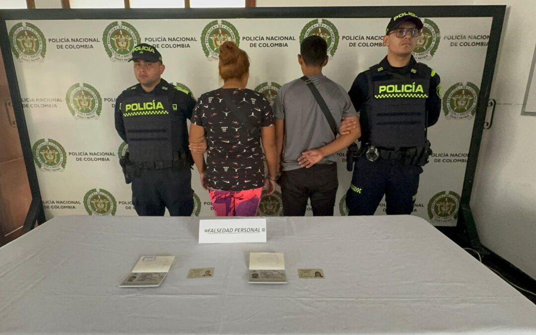 Intentaron salir del país con identidades falsas en Bucaramanga: fueron capturados