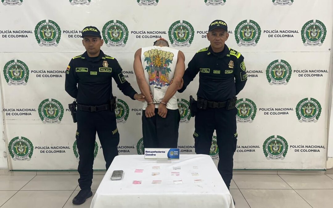 Cayó con de todo: perico, tusi y pastillas en Bucaramanga