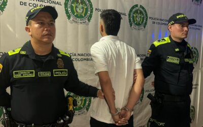 Capturaron a adulto y aprehendieron a menor por hurto con arma de fuego en Bucaramanga