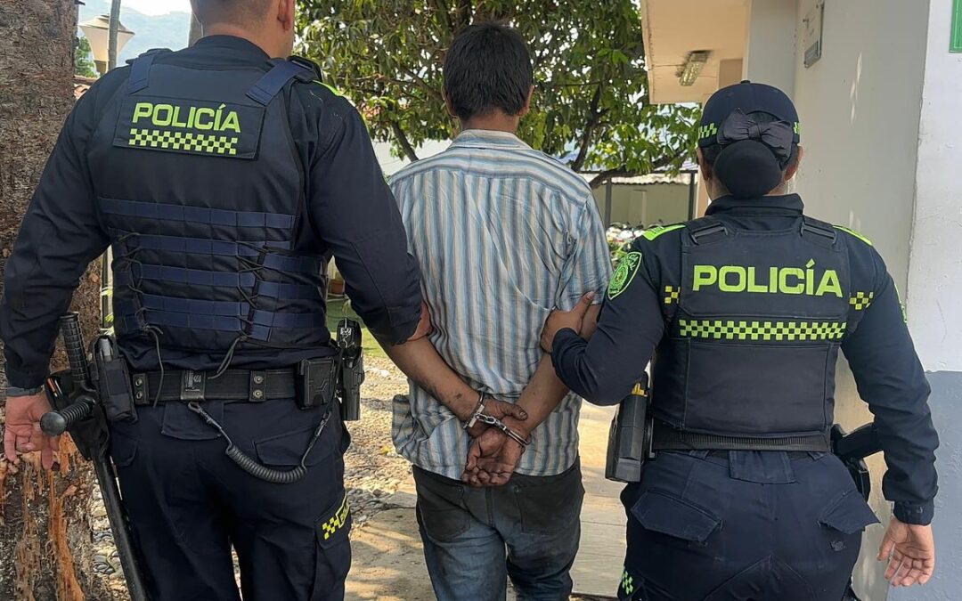 ¡No pasó a mayores! Joven de 21 años fue capturado tras incendio de bus en Girón