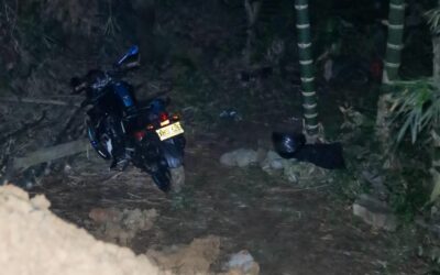 Iban en moto y fueron atacados a bala: un joven murió en Piedecuesta