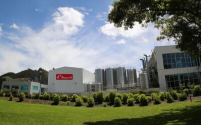 Alquería invierte más de $50 mil millones y mide la pobreza en su cadena de valor