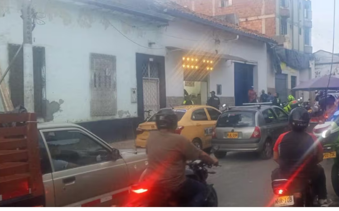 Sicarios irrumpen en barbería y asesinan a un hombre en La Cumbre