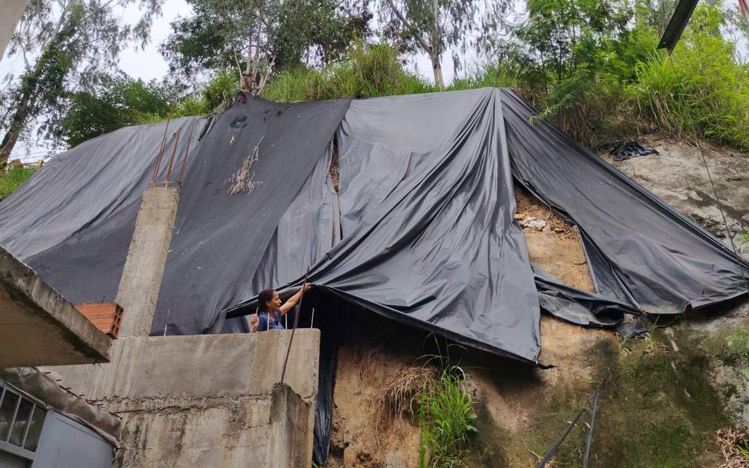 Marianela Baja en alerta: lluvias agravan riesgo de deslizamiento en Girón