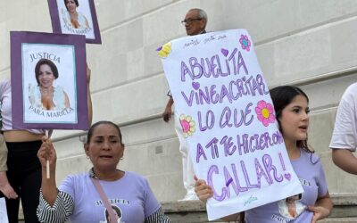Perdonó a su padre, pero exige justicia por el feminicidio de su madre