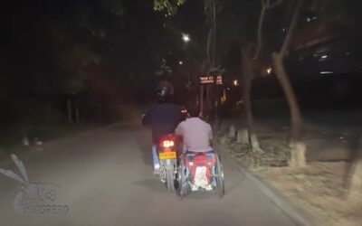 Piedecuesta no sale del asombro por motociclista que llevaba una silla de ruedas