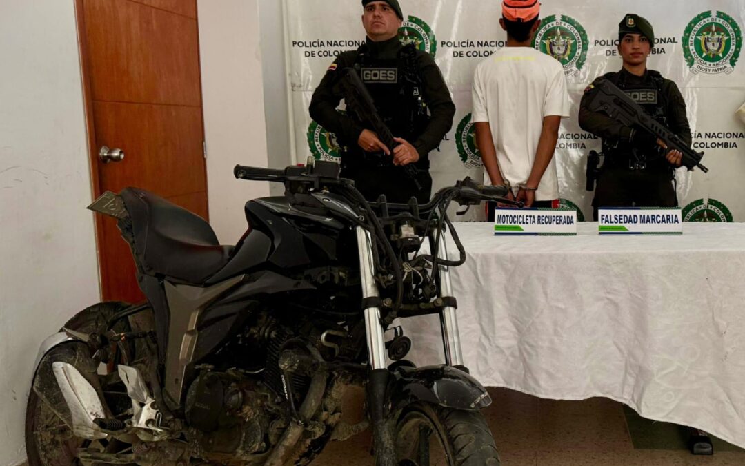 Así cayó en Bucaramanga joven que rodaba con moto buscada por la Fiscalía