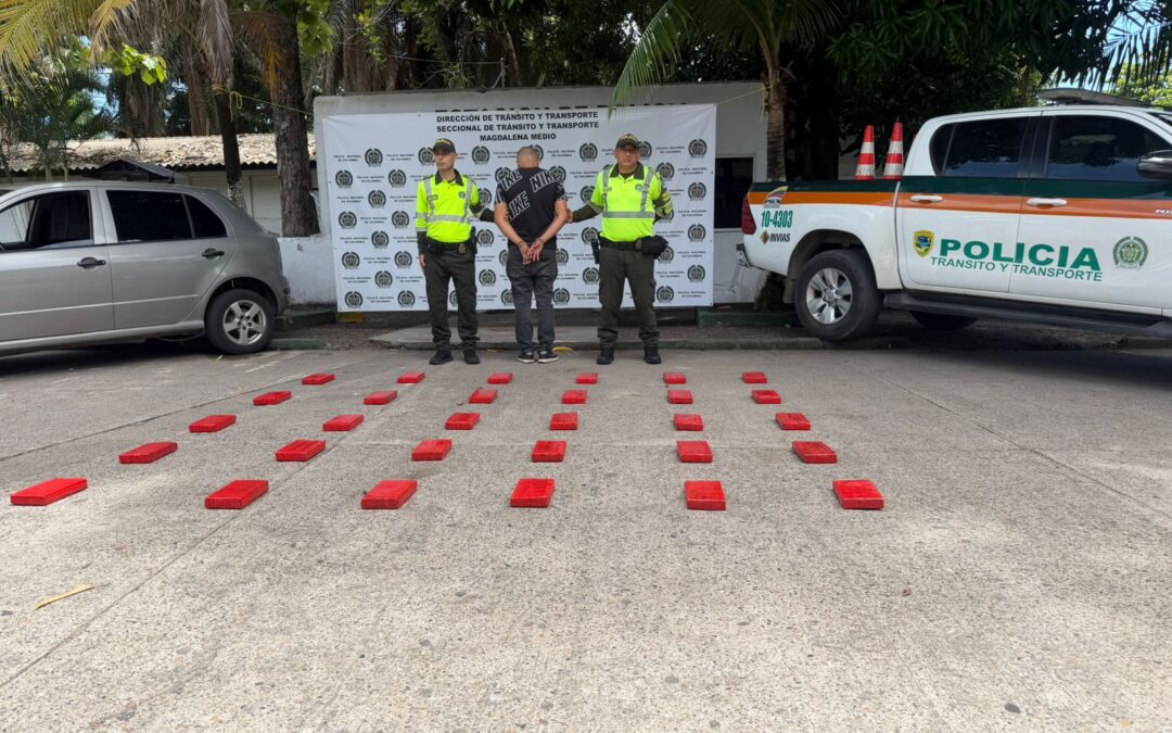 Incautan 30 kilos de cocaína ocultos en caleta de un vehículo en Puerto Boyacá