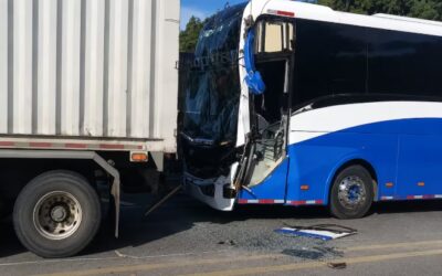 Lo que parecía un viaje normal acabó en fuerte choque que dejó siete lesionados en Santander