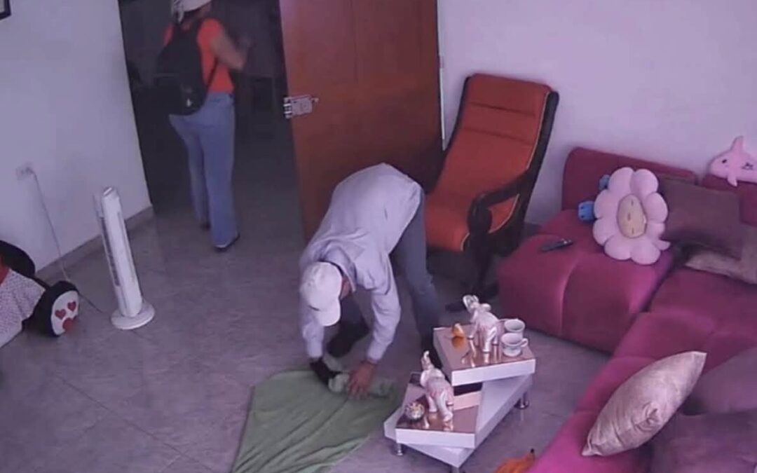 Lo planearon al detalle: así quedó grabado el millonario hurto a una vivienda en San Gil