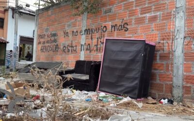 ¡Indignación en Piedecuesta! Vecinos denuncian que convierten una calle en botadero