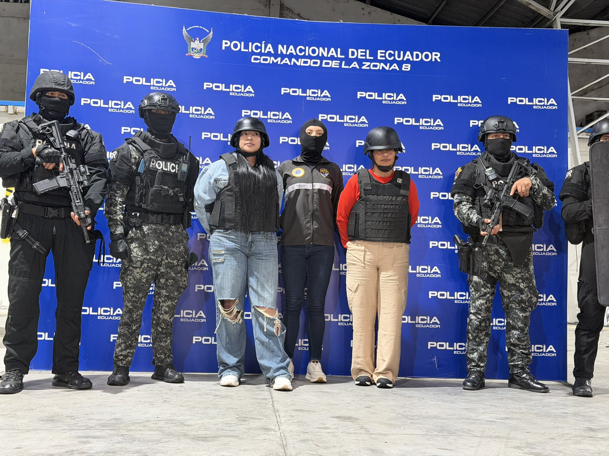 ya estan en ecuador esposa e hija de fito