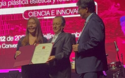 Profesor santandereano recibió máxima distinción por su trayectoria en cirugía plástica