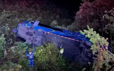 17 heridos deja volcamiento de bus de la Libertadores en la vía Moniquirá–Arcabuco