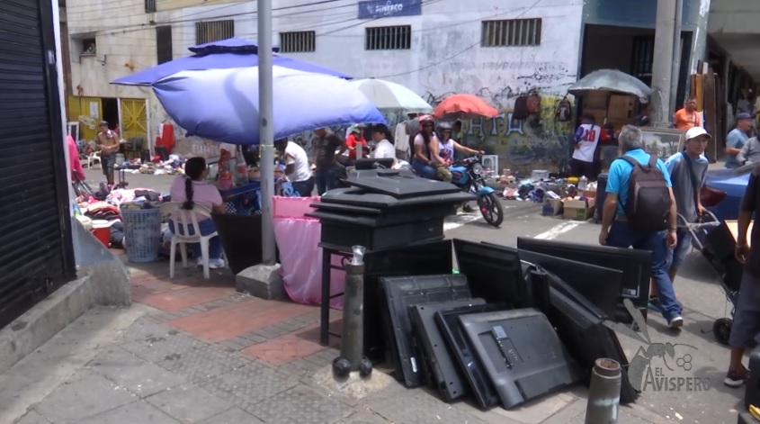 ‘Las Pulgas’, ¿un mercado o una carrera de obstáculos? Denuncian desorden en Bucaramanga