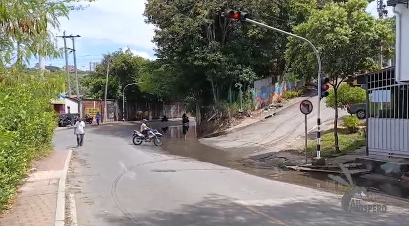 Esquivar charcos se volvió un riesgo diario para los conductores en Villabel