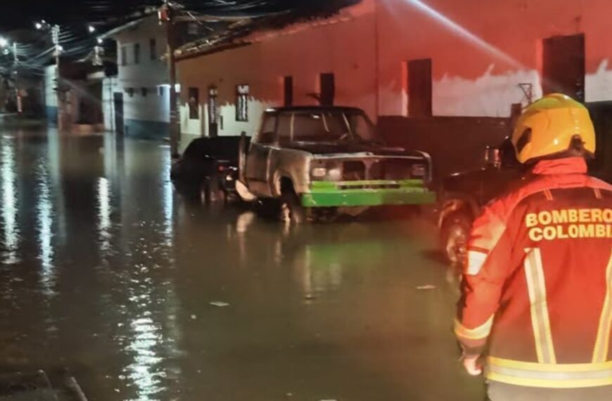 Emergencia en Zapatoca: Fuertes lluvias dejan 11 familias afectadas e inundaciones en las vías