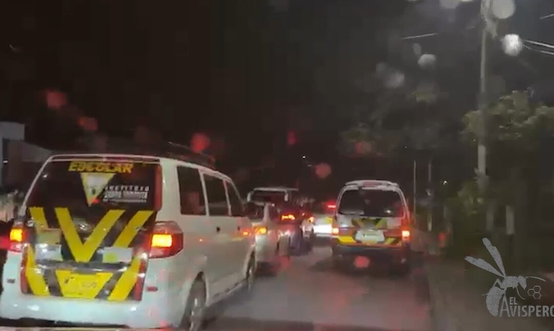 ¡Hasta 40 minutos en un trayecto corto! Bucarica, atrapada en los trancones