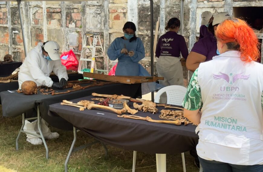 Video | Identifican 10 cuerpos de víctimas del conflicto en cementerio de Bucaramanga