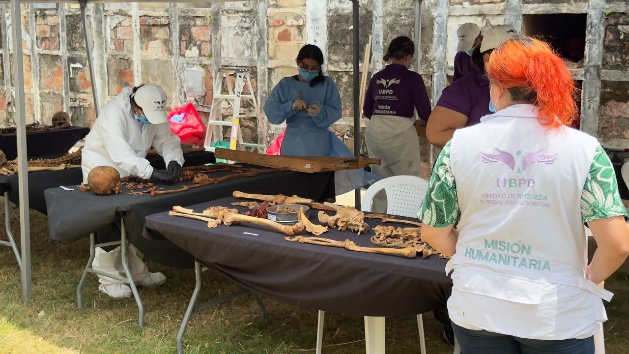 buscan desaparecidos en el cementerio municipal de bucaramanga