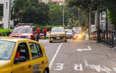 Conductor de 80 años arrolló a agente de tránsito y un peatón en Floridablanca