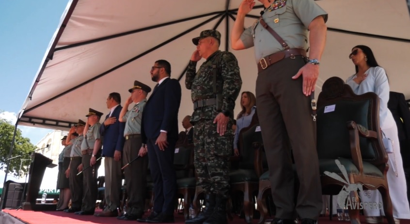 ¡Entre escoltas, solazo y trancones! Las dificultades que dejó la transmisión de mando de la Policía en Bucaramanga